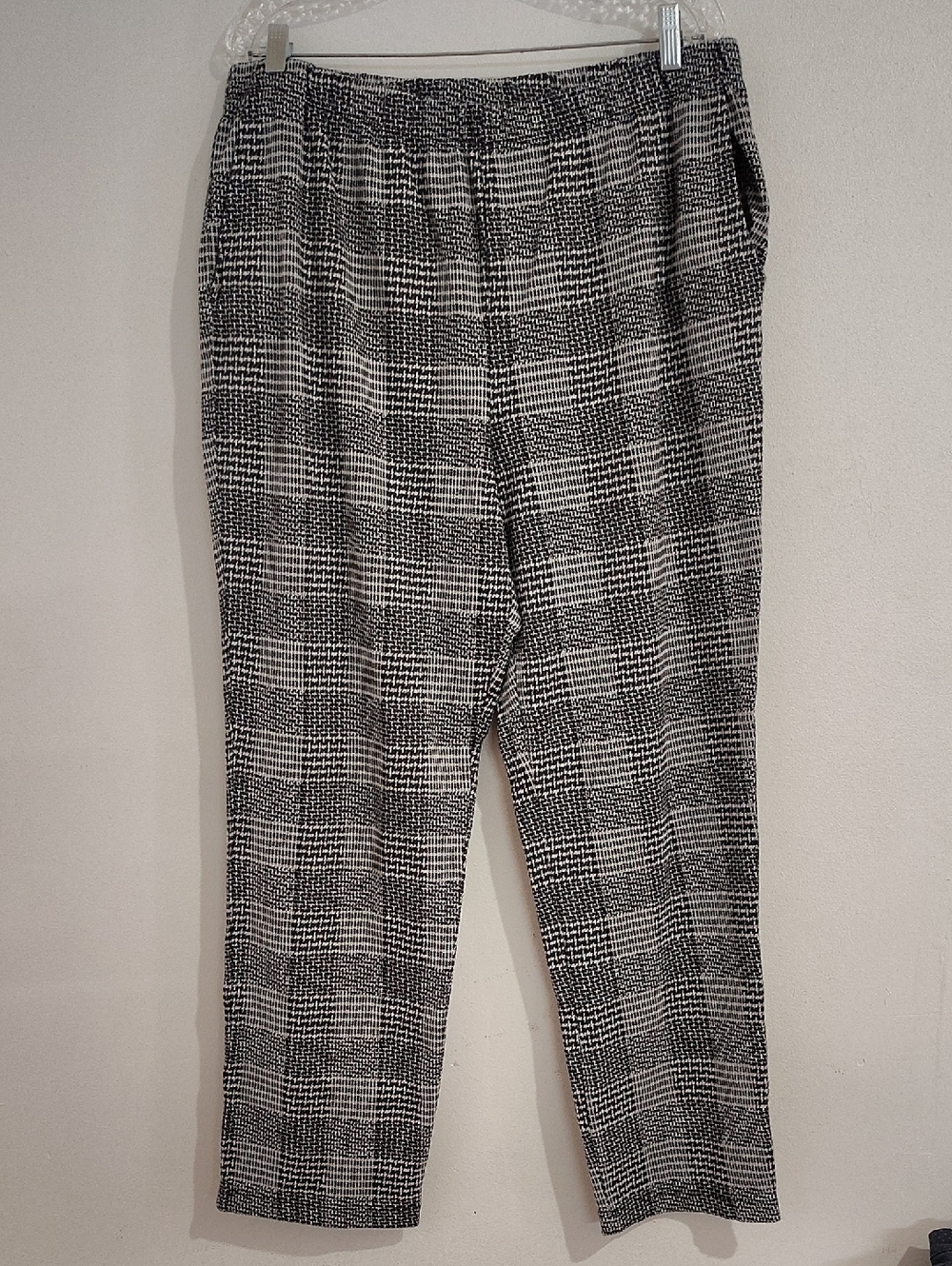 Lands' End Black & White Plaid Pull On Dress Pants